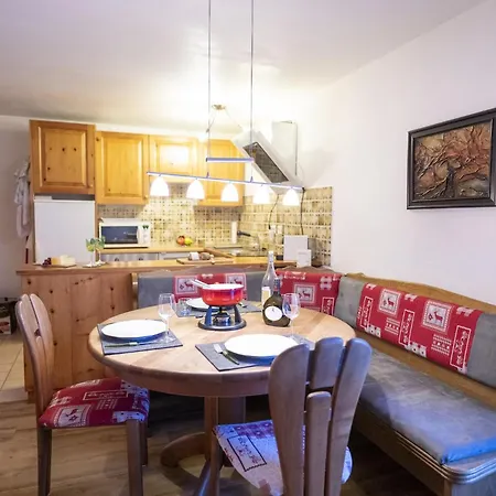 Chasa Patgific Apartment *